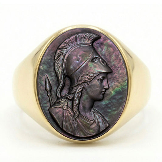 Anello sigillo con cammeo di Atena in madreperla grigia di Tahiti e bronzo | Bronze signet ring with Athena cameo carved in Tahitian grey mother of pearl