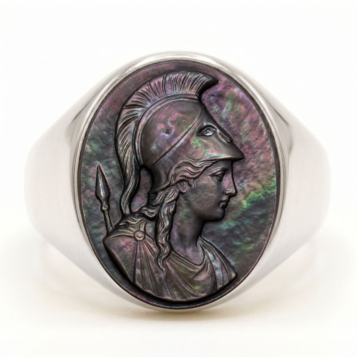 Anello sigillo in argento con cammeo di Atena in madreperla grigia di Tahiti | Silver signet ring with Athena cameo carved in Tahitian grey mother of pearl